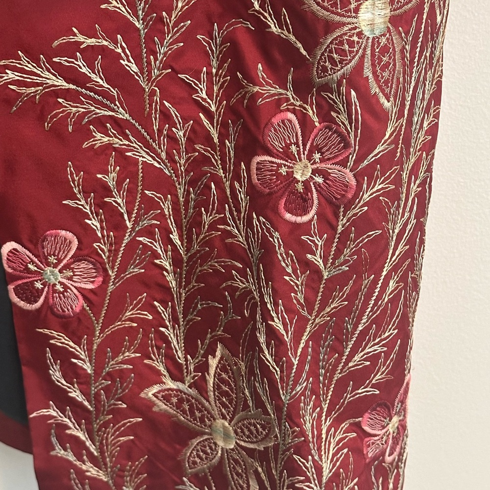 ESKANDAR Red Floral Embroidered Silk Coat - Picture 3 of 9